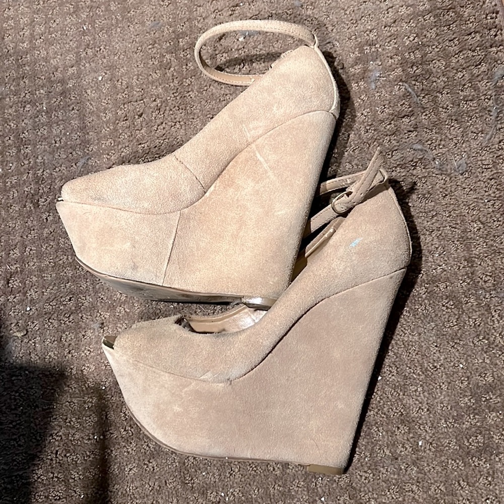 Jesica Simpson size 6 tan wedges